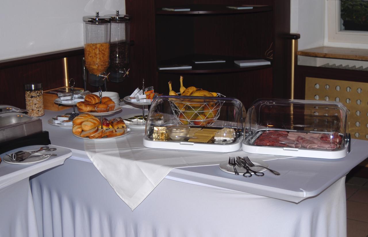 Adler Treuchtlingen Hotel ภายนอก รูปภาพ